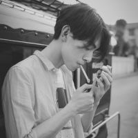 喜欢抖腿的女人